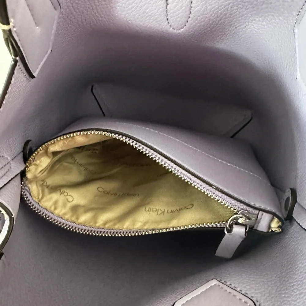 Calvin Klein NEW still had tag holder on it